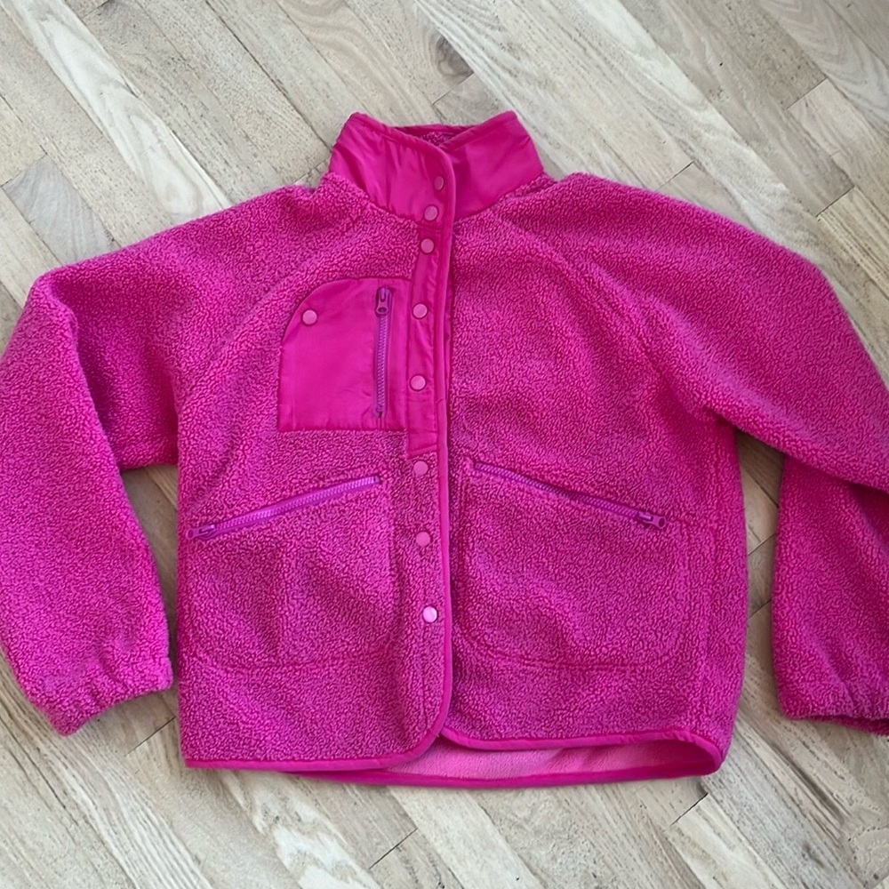 Casual fleece jacket with button closure